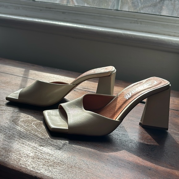 Lintervalle slip on kitten heels. Worn once - Picture 1 of 2